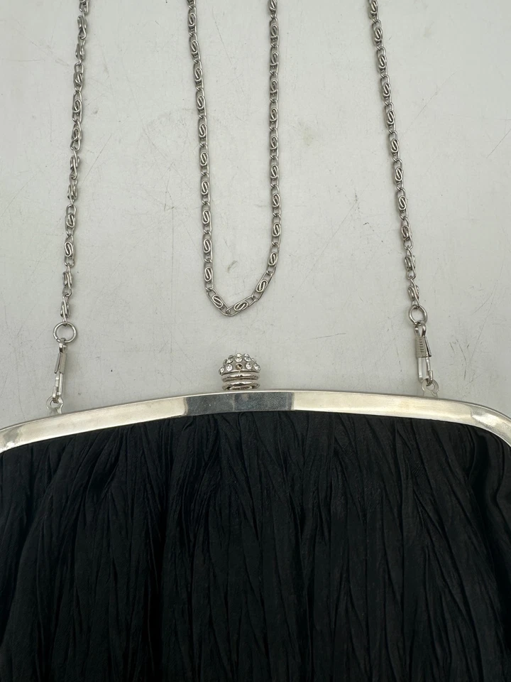 Bolso sin asas Neiman Marcus vintage negro acanalado cartera de noche correa de cadena Foto 3 de 4