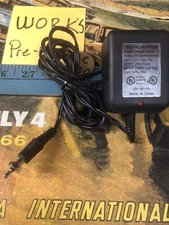 Glo-Plug Charger Ni-Cd {IP.-110v/OP.-1.25} Pre-Owned USA Shipped