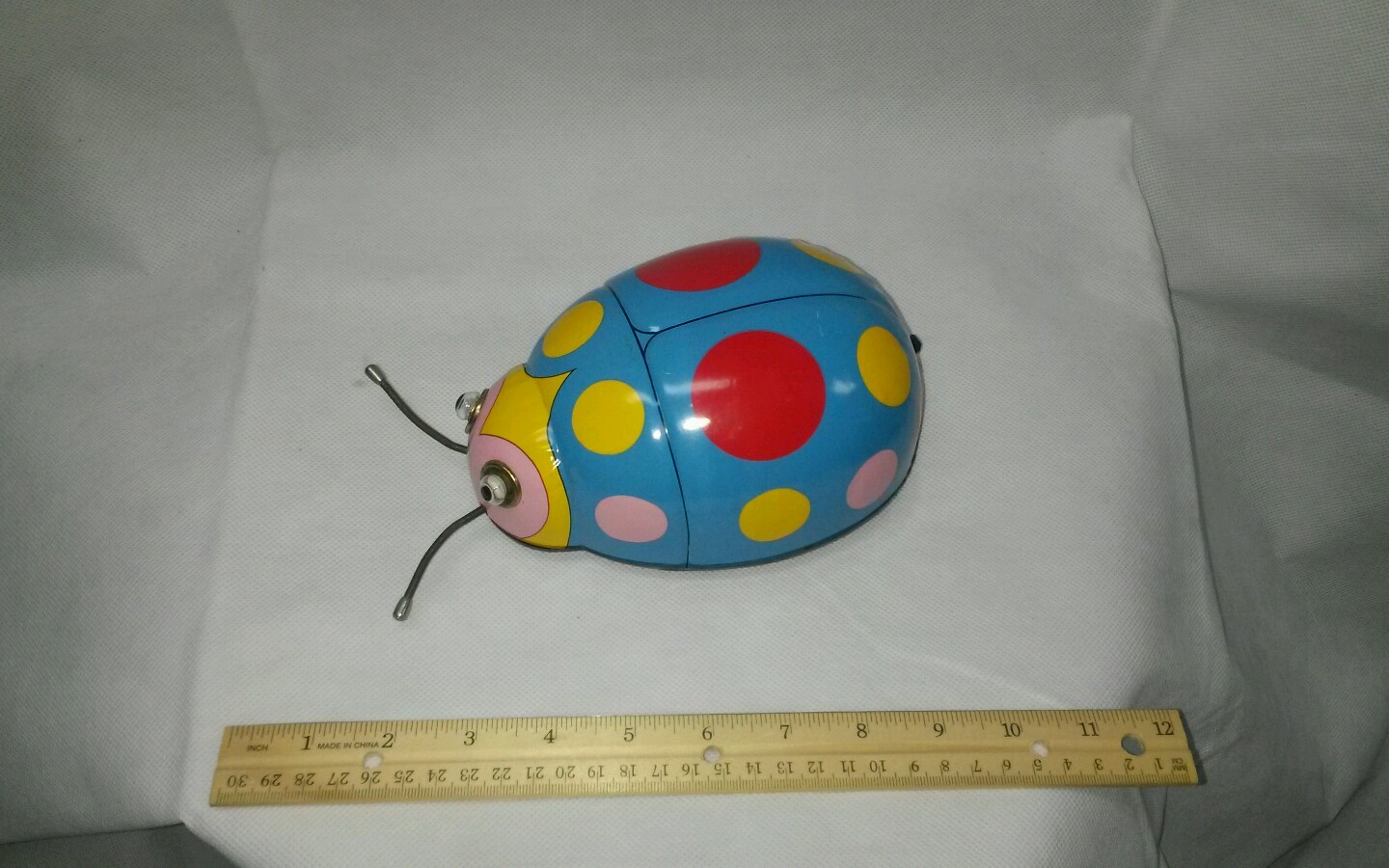 Vintage tin battery operated modern toy co made in japan working tin