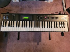Korg X5D MUSIC SYNTHESIZER 