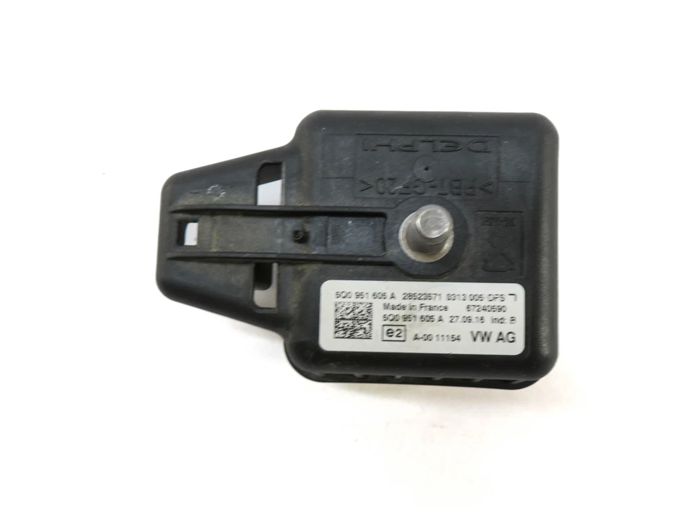 Audi A4 2017 (B9 8W) alarma antirrobo emergencia sirena bocina altavoz Foto 3 de 3