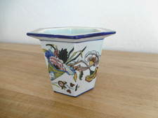 CACHE POT OU VASE HEXAGONAL ANCIEN FAIENCE GIEN DECOR CORNES ABONDANCE .