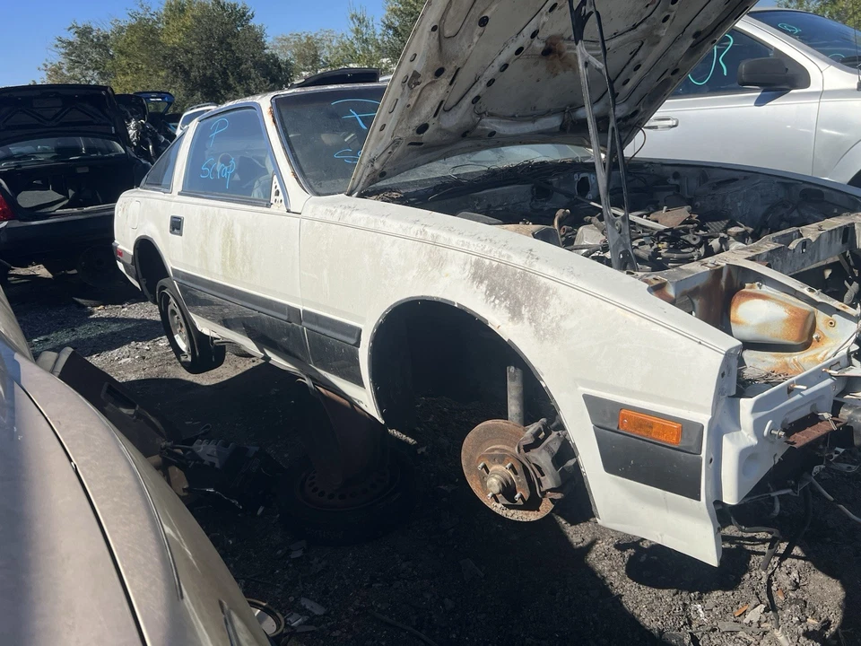 84-85 Nissan 300ZX Passenger Right Front Fender Oem - Image 4 of 4