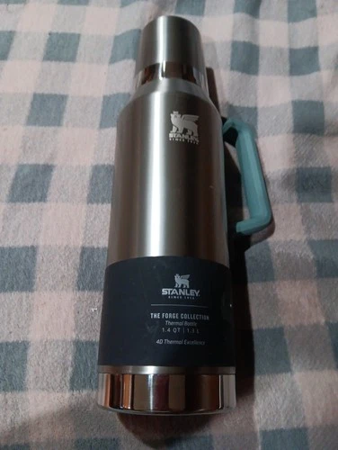 Stanley Forge Collection Thermal Bottle 1.4 QT 1.3L Silver Grey NEW