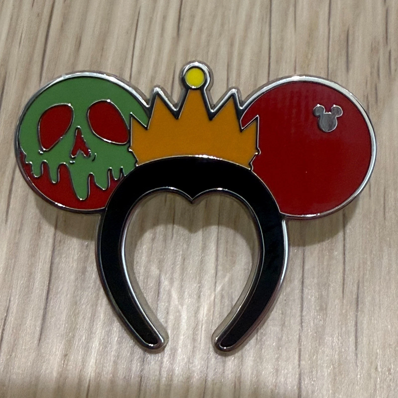 Hidden Mickey Disney Pin - 2026 Disneyland - Ear Headband - Evil Queen