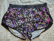 Under Armour Loose Heatgear Multicolor Shorts W/Mesh Sides, Lined - LG