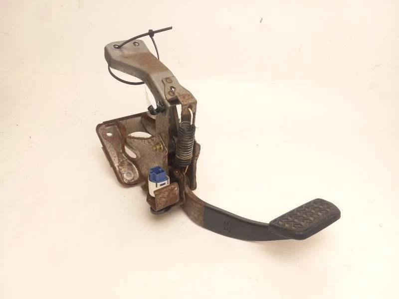 PEDAL DE FREIO compatível com TOYOTA SIENNA 2004 - Imagem 4 de 4