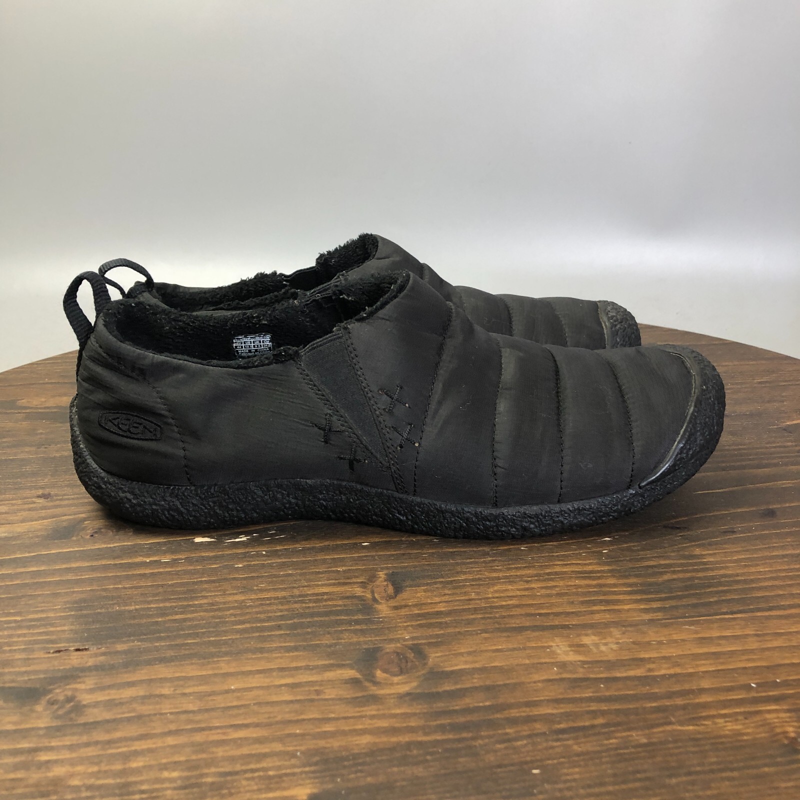 Scarpe KEEN invernali slip on uomo taglia 10 5 nere isolate