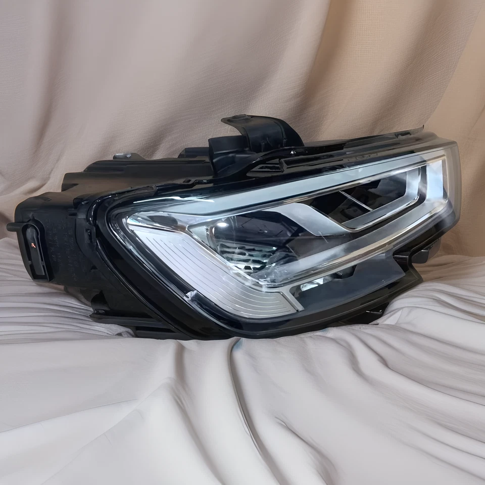 Faro derecho LED AUDI S3 A3 RS3 2017 2018 2019 2020 A3 Quattro versión UE Foto 3 de 4