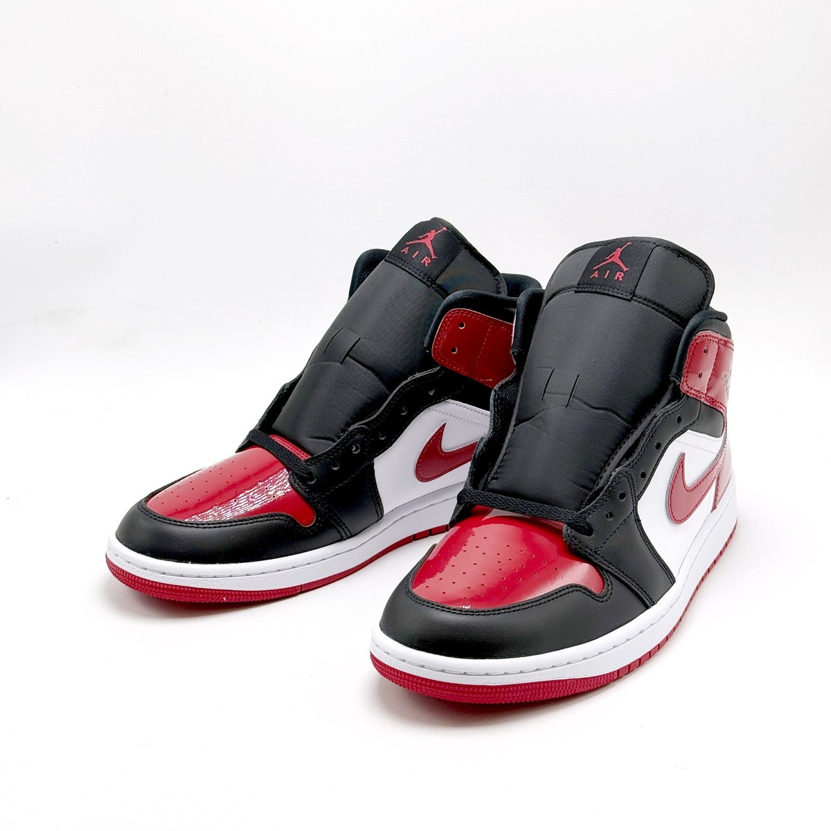 NEW* Men NIKE Air Jordan 1 Mid SE BLACK / WHITE / VARSITY RED