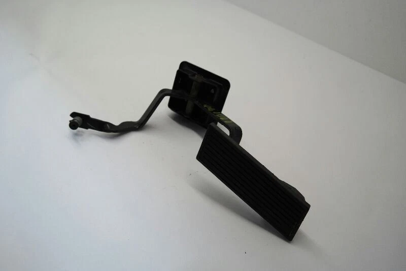 Chrysler PT Cruiser 2005 pedal acelerador de gasolina  Foto 2 de 4