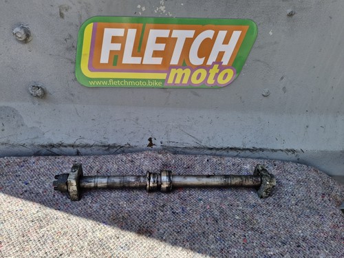 1998 KAWASAKI ZX9R C1 HINTERRAD SPINDEL ACHSE MIT DISTANZSCHEIBEN UND KETTENVERSTELLER...