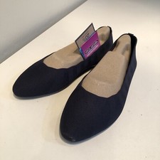 Skechers Women  s Cleo Style Shoes Navy Size 8