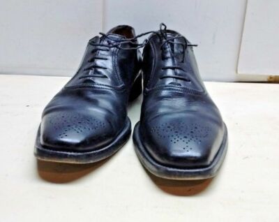 Testoni, A. Black Leather Oxford Lace Up Brogue Semi-Square  display picture 2