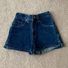 LEVIS GIRLS DENIM SHORTS, 10, FIVE POCKET, ZIP FLY, 2 INCH INSEAM, VERY NICE