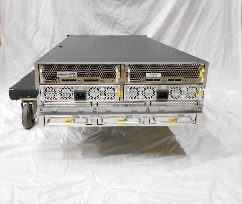 Nexsan E60X Dual Controller 60 Bay SATA / SAS HD SAN E18 E48 E60 Expansion Array - Image 2 of 3