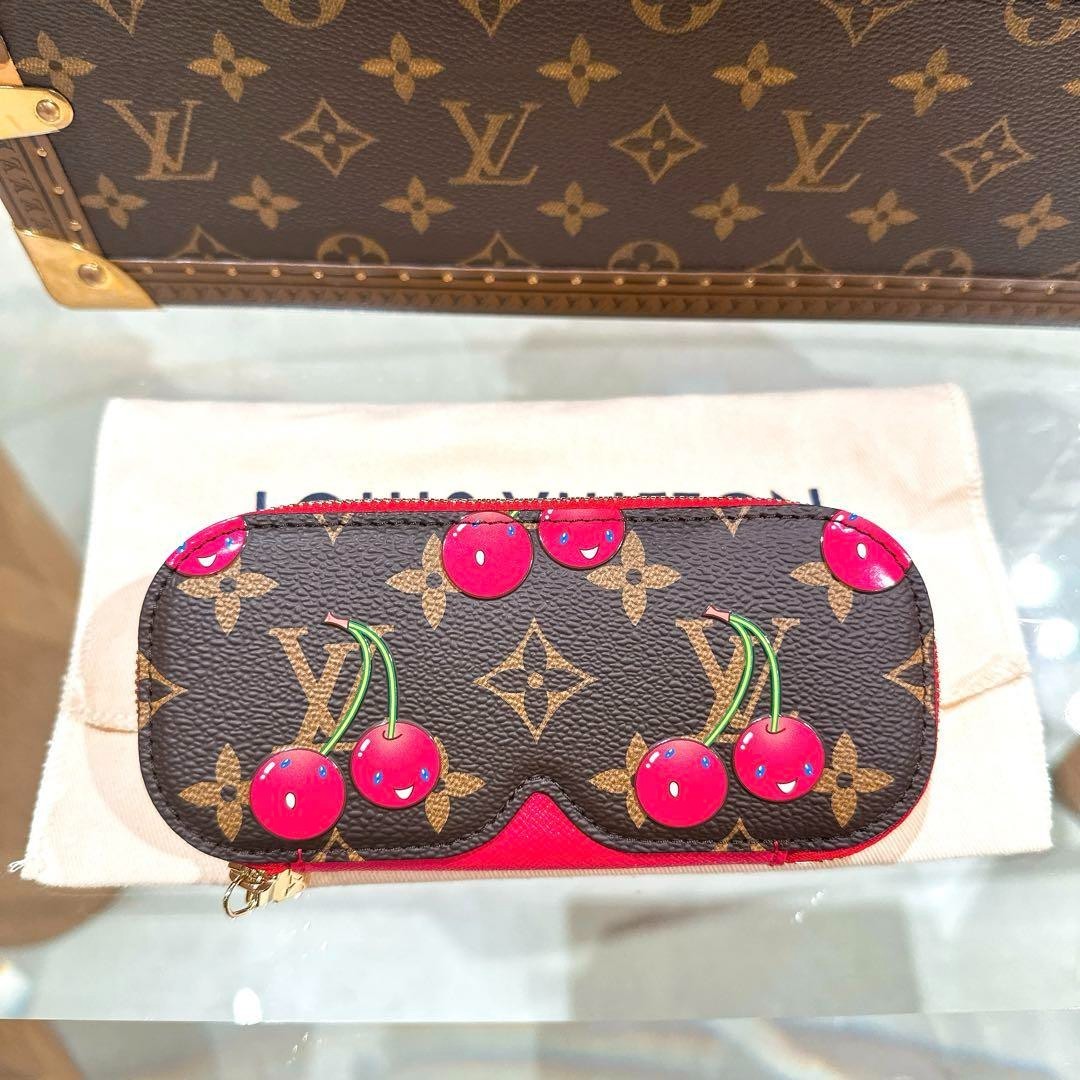 LOUIS VUITTON x Takashi Murakami GI1332 Sunglasses pouch Cherry
