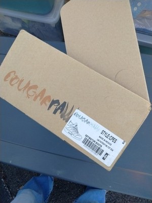 Cougar Paws Roofing Shoes Men size 4 with New Pads