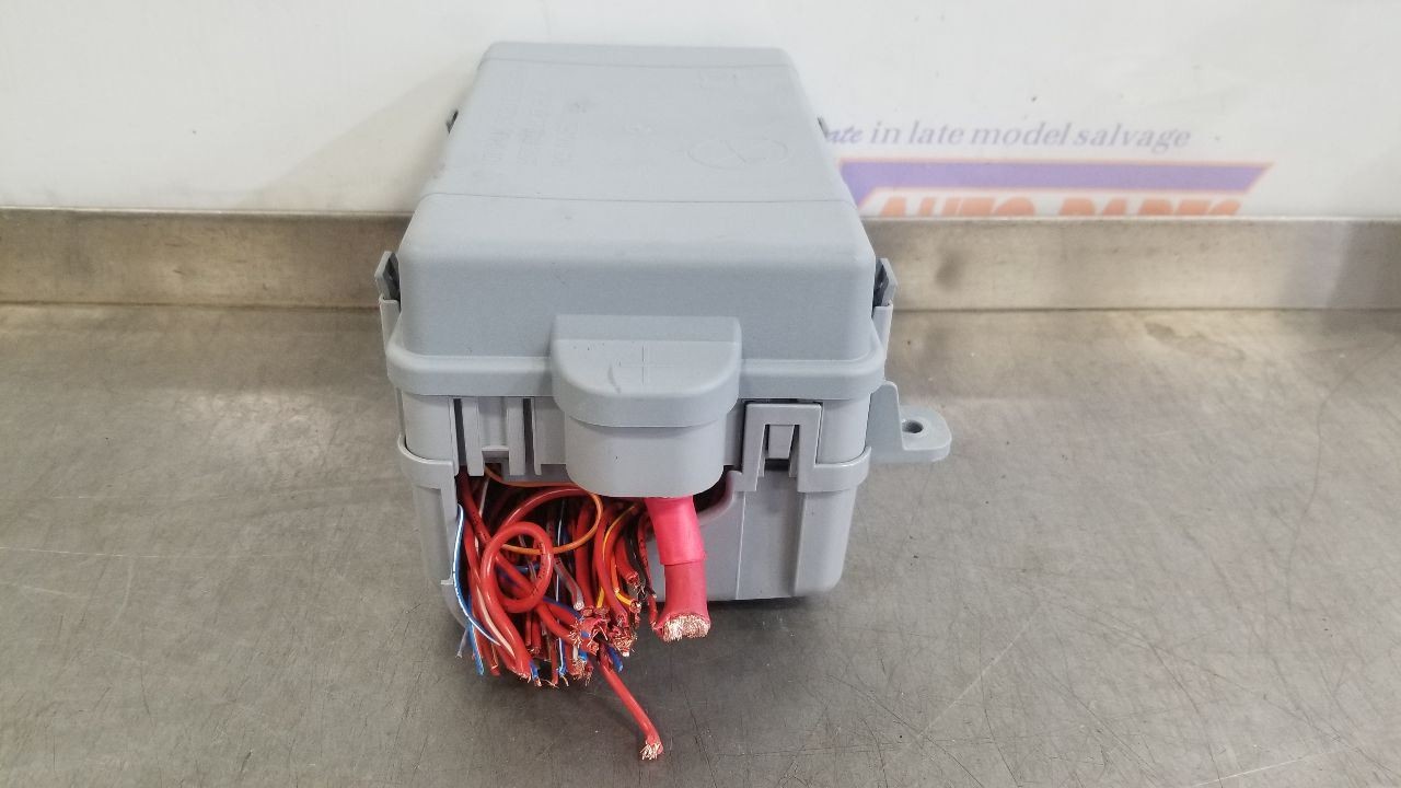 23 2023 MASERATI GRECALE CABIN FUSE BOX 