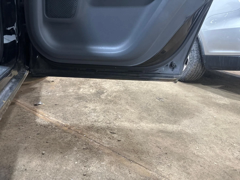 Used Rear Right Door Assembly Rear Side fits: 2008 Honda Ridgeline electric priv Foto 2 de 4