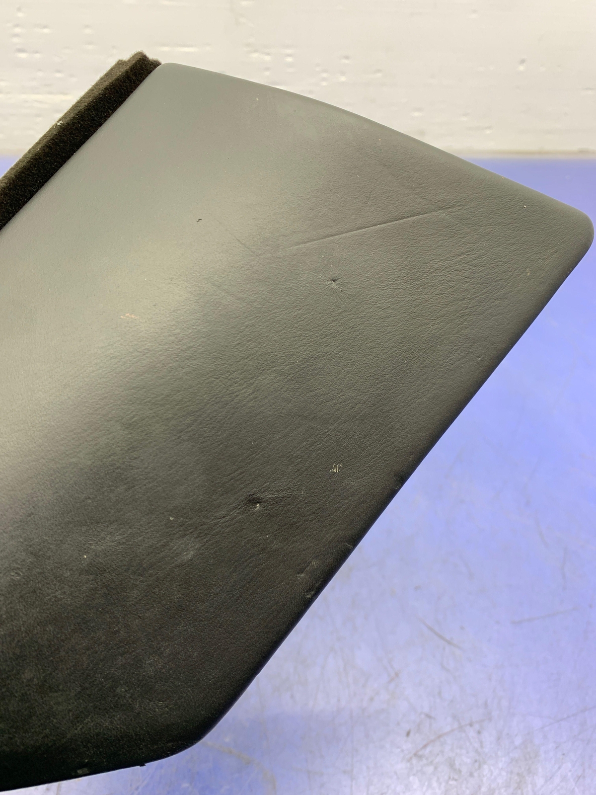 2014-2020 BMW I8 OEM CENTER CONSOLE STORAGE COMPARTMENT ARMREST LID 51169309373