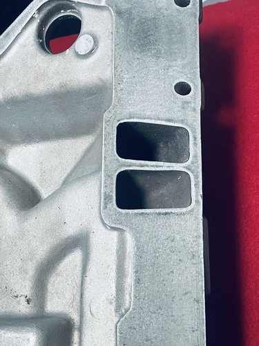 GM Performance12486570 Vortec Carburated Intake w/EGR SBC Hot Rod IMCA - Picture 8 of 8