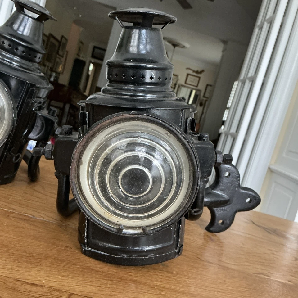 Par de soportes de pared para linternas ferroviarias Adlake c 1930 furgón o carro restaurado Foto 2 de 4