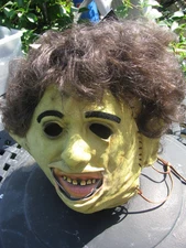 Brand New -  Texas Chainsaw Massacre  Killing Mask  Trick or Treat Studio W/Tag