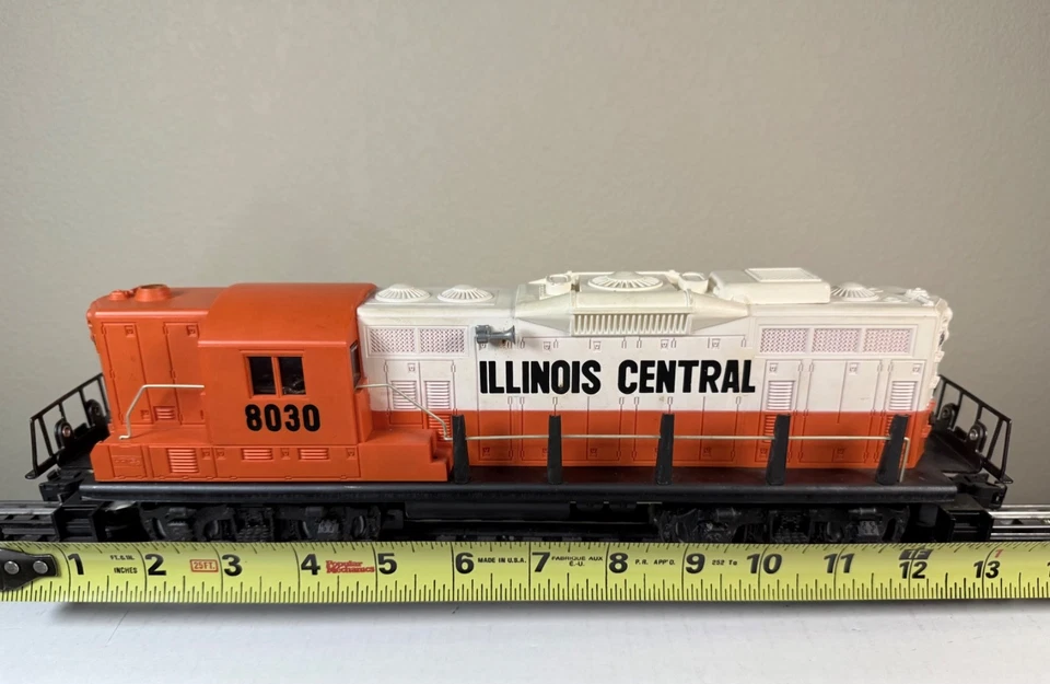Lionel Service Station Set w/Illinois Central GP-9 Diesel Train Engine #8030 - Image 4 of 4