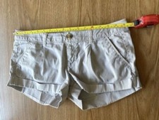 American eagle womens size 2 tan pleated shorts with front  back pockets