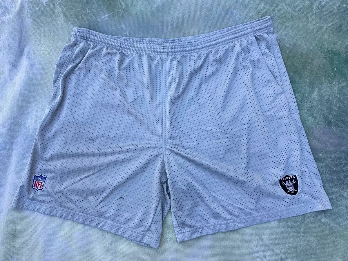 Vintage Reebok Sideline Apparel NFL Oakland Raiders Men's Shorts Size 4XL.