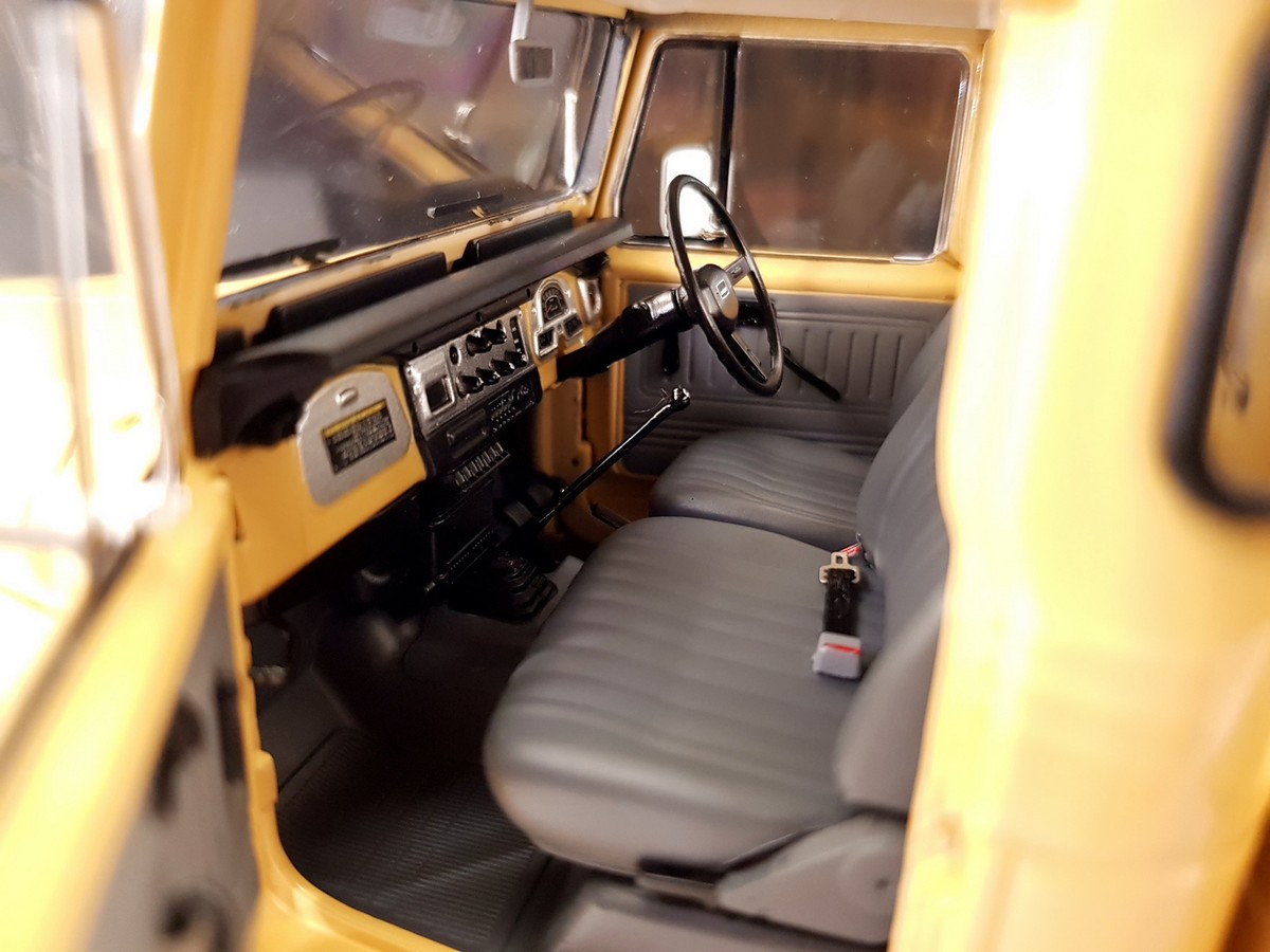 ごーちゃん Kyosho 1:18 scale Toyota Land Cruiser 40(LC40) Pick Up