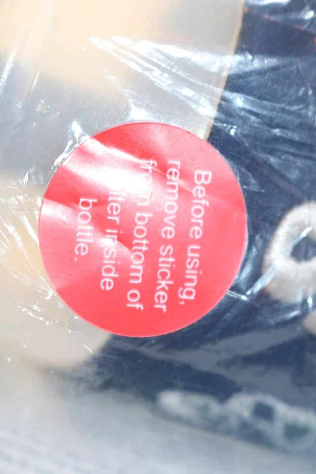 Seychelle 28oz pH20 Filtration Flip Top Pure Water Filter Squeeze Bottle - New - Image 3 of 4