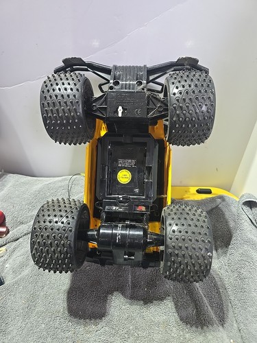 NIKKO Hummer H2 Yellow 10” Radio Controlled 2WD Truck No Remote Untested (A218) - Picture 3 of 3