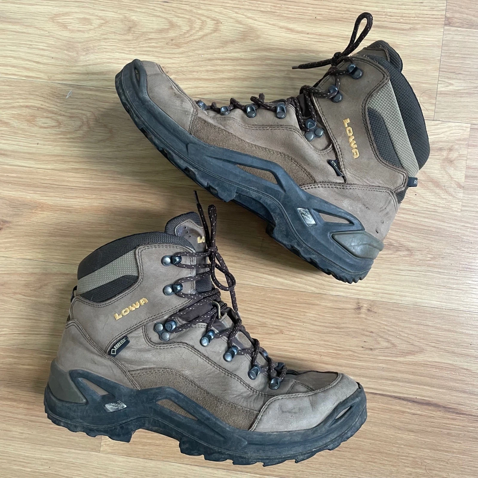 Lowa Renegade GTX Mid Mens Size 11 Brown Gore-Tex Hiking Boots Leather Lace Up
Opens in a new window
