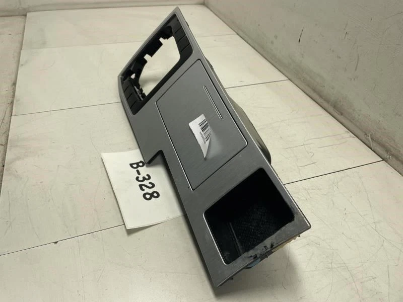 2012 年 2015 大众 PASSAT SE 中心控制台变速杯架装饰原始设备制造商 + — 第 2/4 张图片