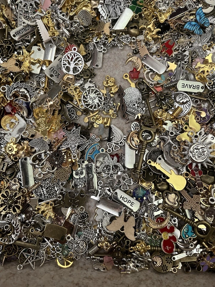 Lote de 80 DIJES ALEATORIOS Mezcla Estilo Variado Joyería Hacer Pulsera Cuchara de la Suerte Foto 3 de 4