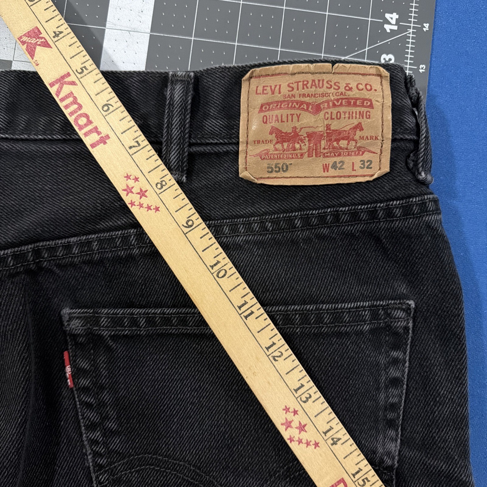 VTG Levi’s Relaxed Fit Jeans Mens 42x32 Black 100% Cotton Fade / Distress Mexico