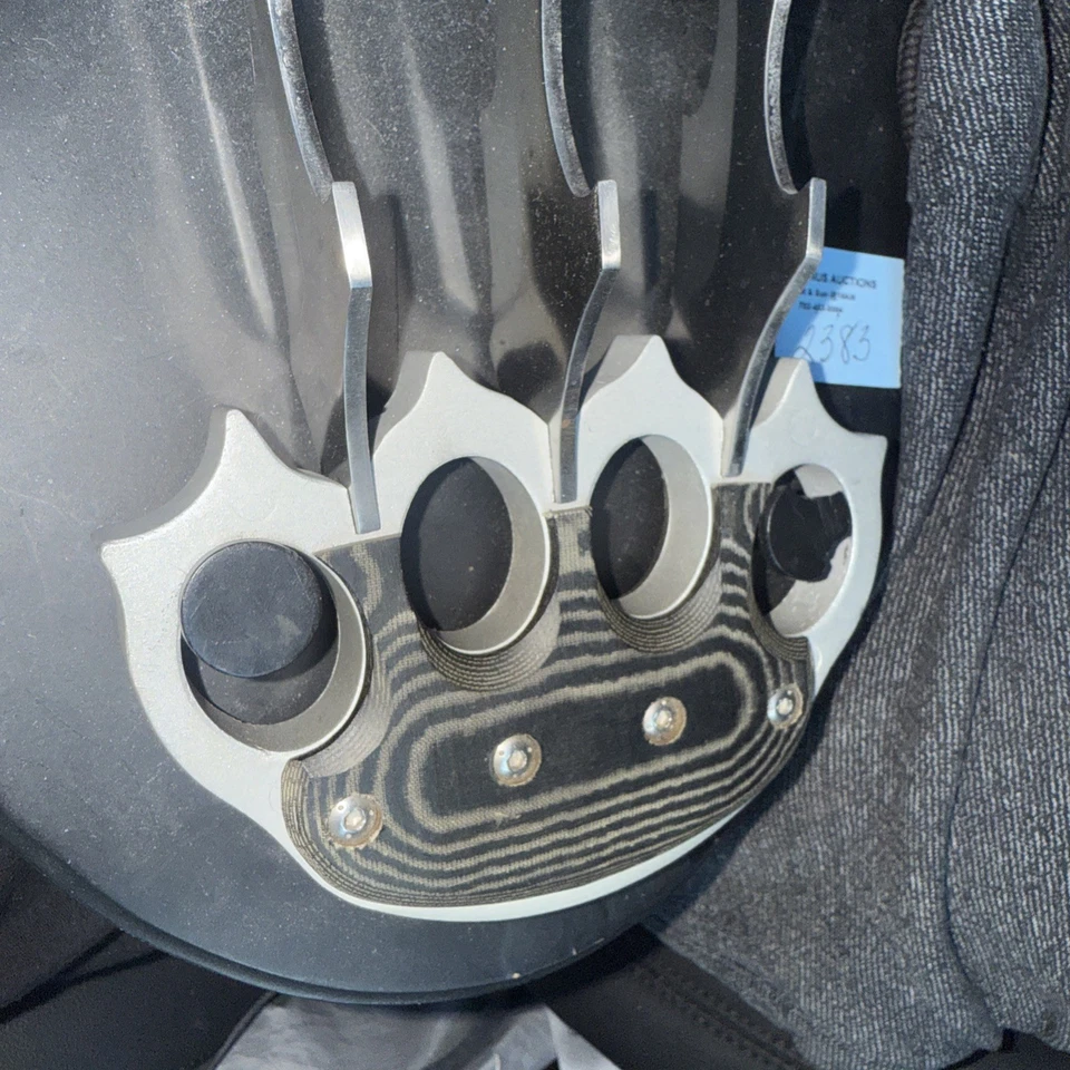 Hojas de nudillos Pantera diseñadas por Tom Anderson Wolverines Hand Foto 3 de 4