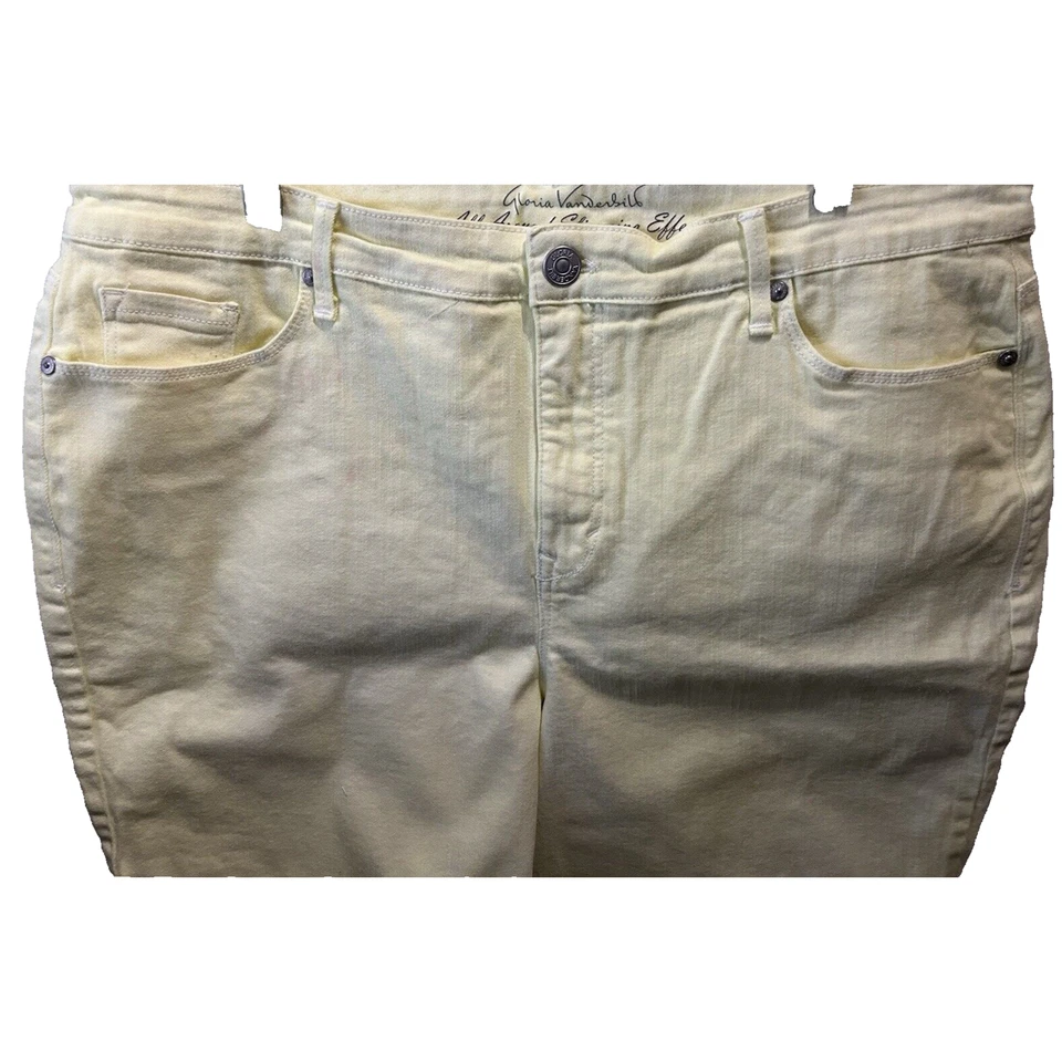 Bermudas para mujer Gloria Vanderbilt adelgazantes amarillas de algodón elástico en XL 16 Foto 3 de 4