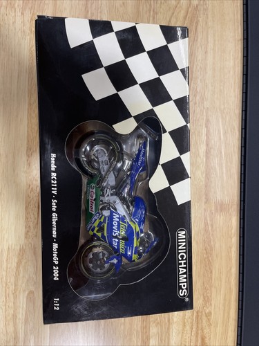 Minichamps 1/12 Scale 122 041015 - Honda RC211V S. Gibernau MotoGP 2004 - Picture 16 of 18