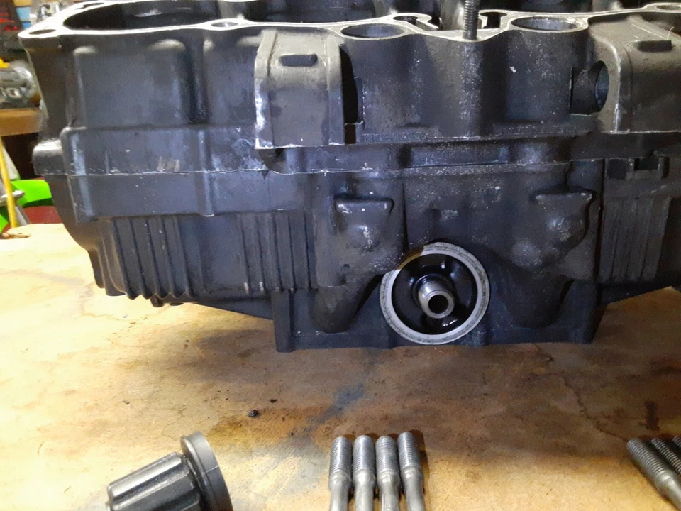 Suzuki GSXR 750 1988 caja de motor Foto 3 de 4