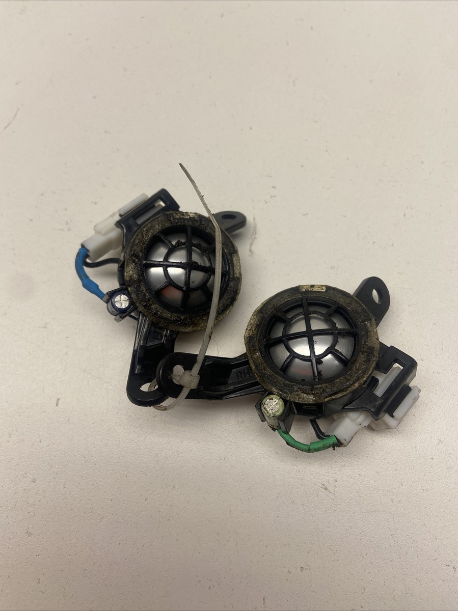 2010-HYUNDAI GENESIS FRONT LEFT &Right DOORS LEXICON TWEETER