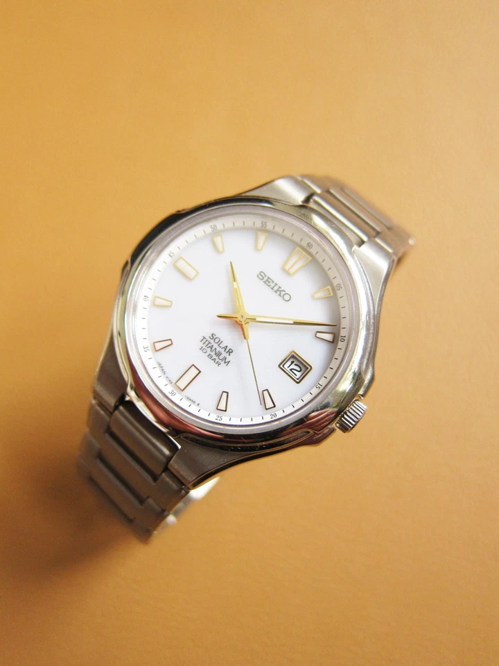 SEIKO Solar V145-0E10 Titanium Watch w/ White Dial (MADE IN JAPAN) - Image 3 of 4
