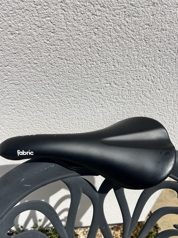 Fabric Scoop Elite Shallow CrMo Cycling Saddle Black Bike Waterproof Comfort