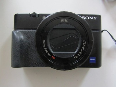 Wenig genutzte Sony RX100 III Kamera inklusive aller abgebildeten Teile