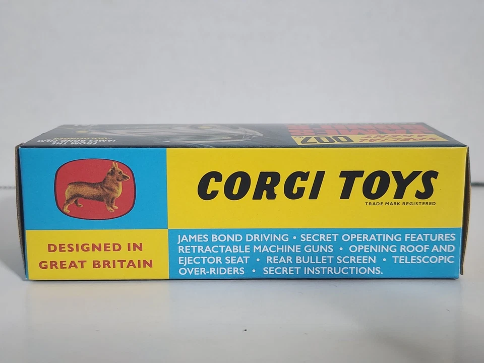 Corgi Re-Issue James Bond 007 Gold Aston Martin DB5 261 Exclusive Club Issue - Image 3 of 4