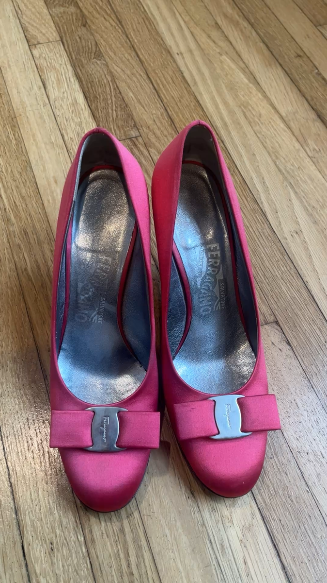 Beautiful Salvatore Ferragamo Vara Hot Pink Bow Pumps Heel Shoes