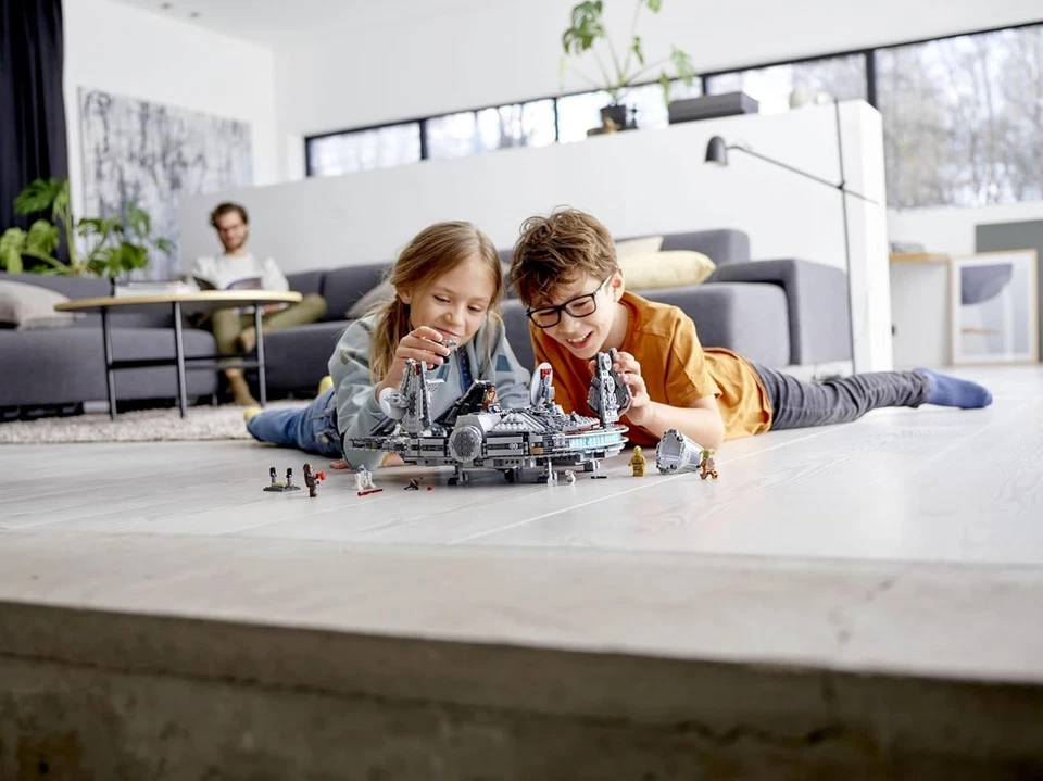 Lego Star Wars Millennium Falcon 75257 New Sealed in Box Retired - Image 3 of 4