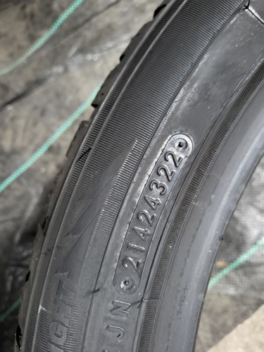 COPPIA PNEUMATICI NUOVI WINTER TOYO S944 235/45-19 99V DOT.2022 - Foto 4 di 7
